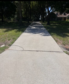 Top Notch Drive way cleaning & sidewalk cleaning in Clermont, Florida 